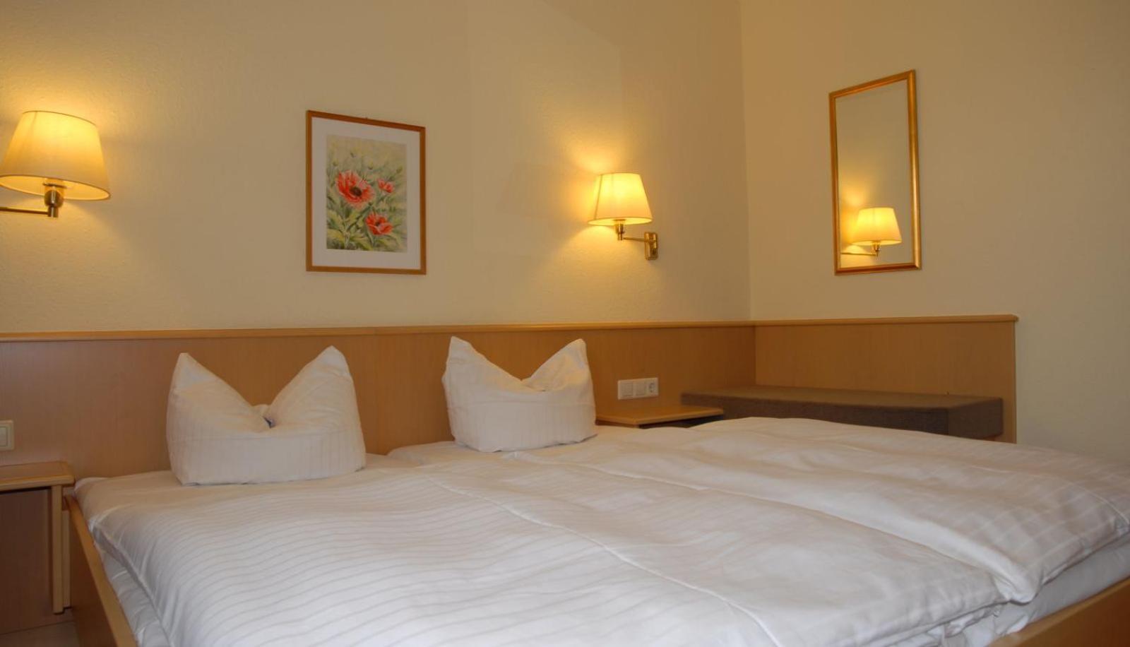 Hotel Garni Grottental Messstetten Екстер'єр фото