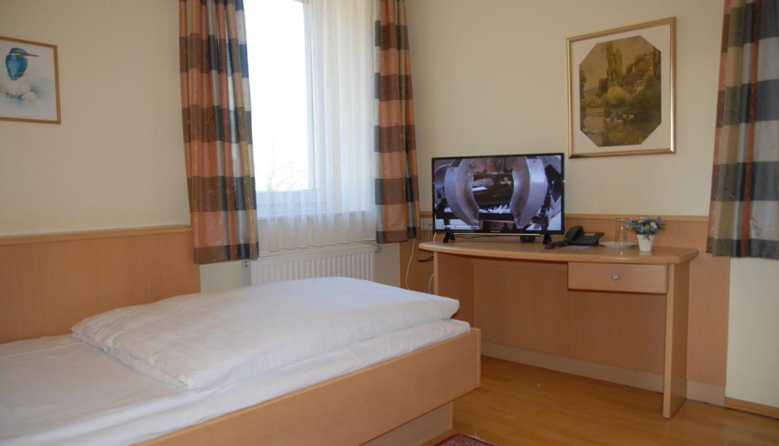 Hotel Garni Grottental Messstetten Екстер'єр фото
